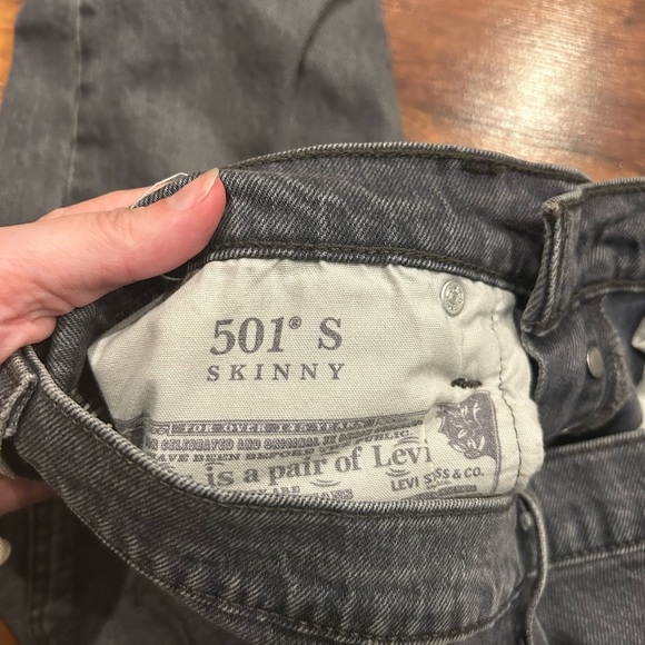 Levi's Jeans Womens 26x28 Black 501 Skinny Premium Denim Button Fly - Picture 5 of 9